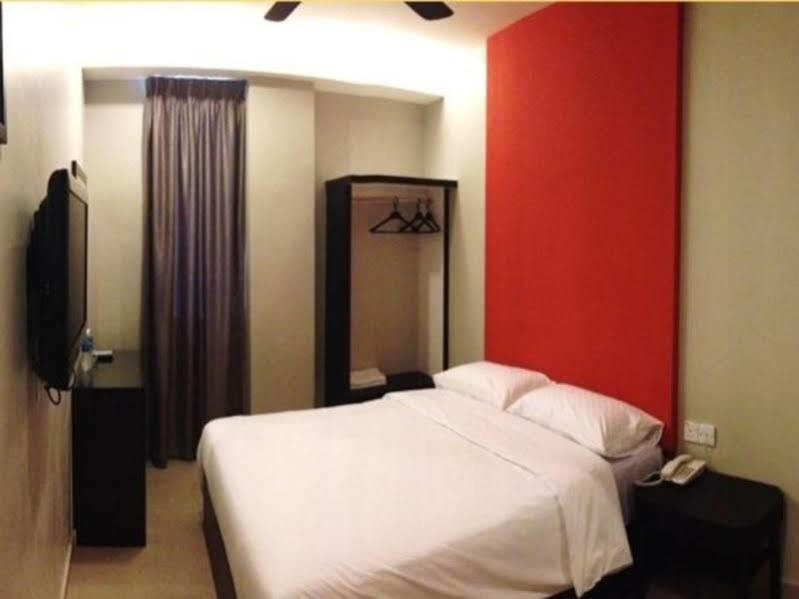 Golden Court Hotel - Tun Abdul Razak Johor Bahru Exterior foto