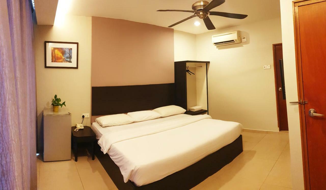 Golden Court Hotel - Tun Abdul Razak Johor Bahru Exterior foto